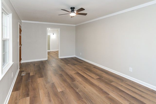 33 Eastwood Dr, Fayetteville, TN 37334