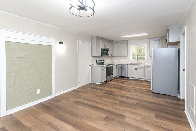 33 Eastwood Dr, Fayetteville, TN 37334