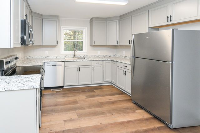 33 Eastwood Dr, Fayetteville, TN 37334