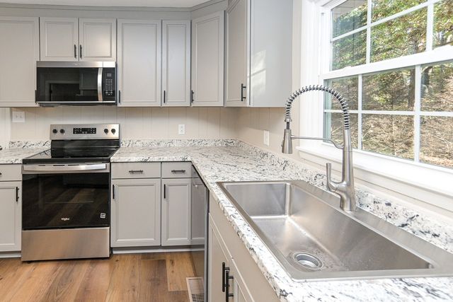 33 Eastwood Dr, Fayetteville, TN 37334