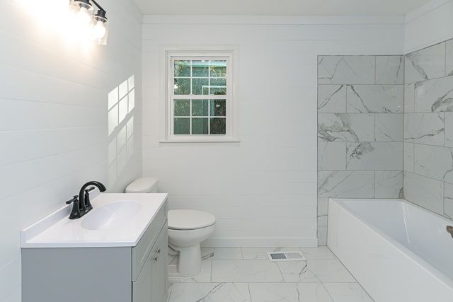 33 Eastwood Dr, Fayetteville, TN 37334