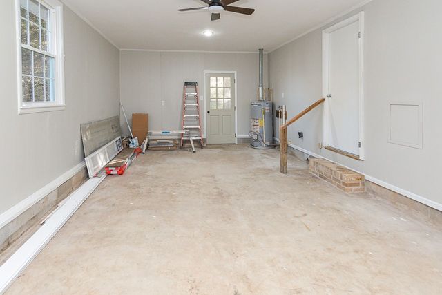 33 Eastwood Dr, Fayetteville, TN 37334