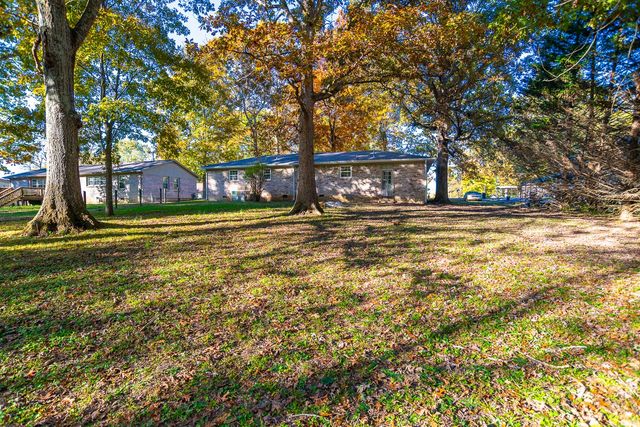 33 Eastwood Dr, Fayetteville, TN 37334