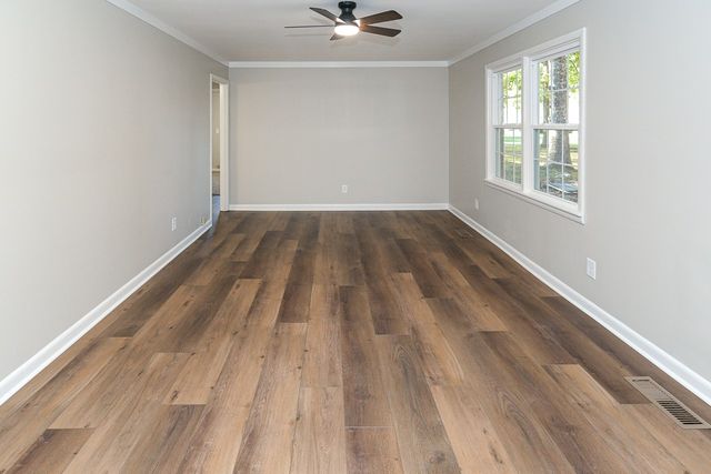 33 Eastwood Dr, Fayetteville, TN 37334