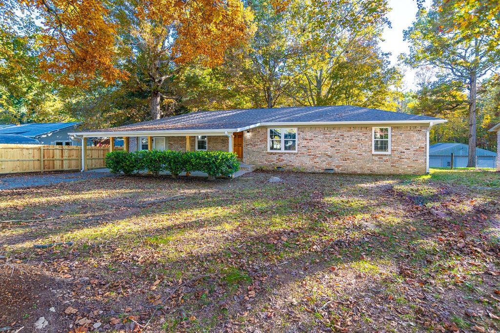 33 Eastwood Dr, Fayetteville, TN 37334