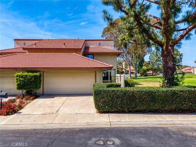 8391 Mapledale Lane, Huntington Beach, CA 92646