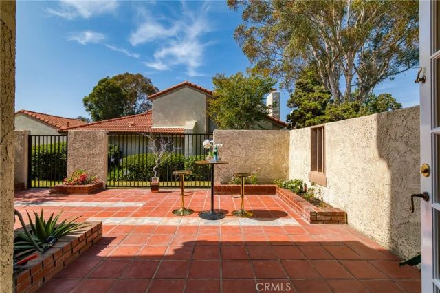 8391 Mapledale Lane, Huntington Beach, CA 92646