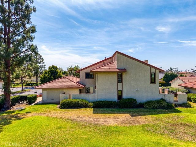 8391 Mapledale Lane, Huntington Beach, CA 92646