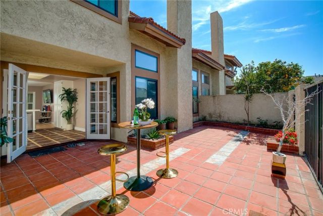 8391 Mapledale Lane, Huntington Beach, CA 92646
