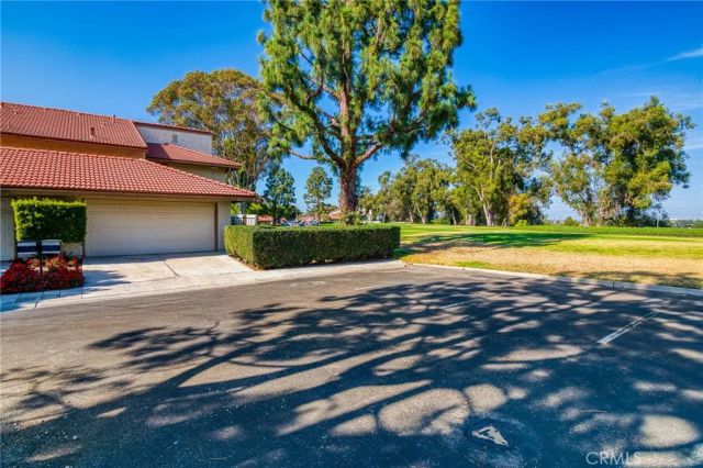 8391 Mapledale Lane, Huntington Beach, CA 92646