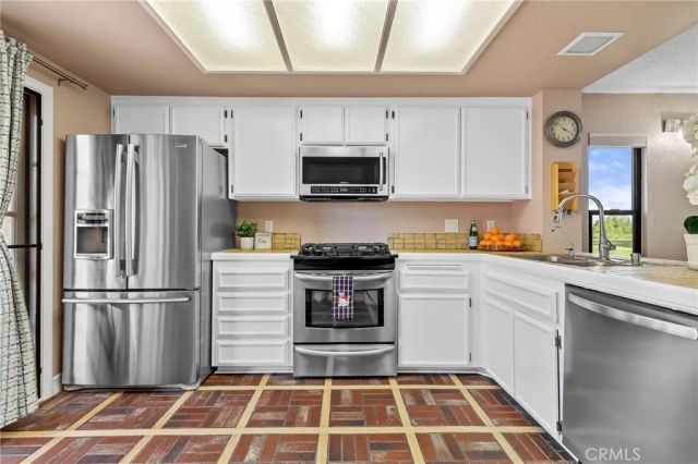 8391 Mapledale Lane, Huntington Beach, CA 92646