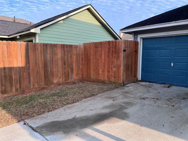 1127 Christmas Point Drive, Bacliff, TX 77518