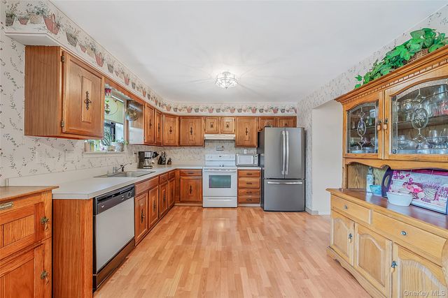 32 Rutland Road, Mastic, NY 11950