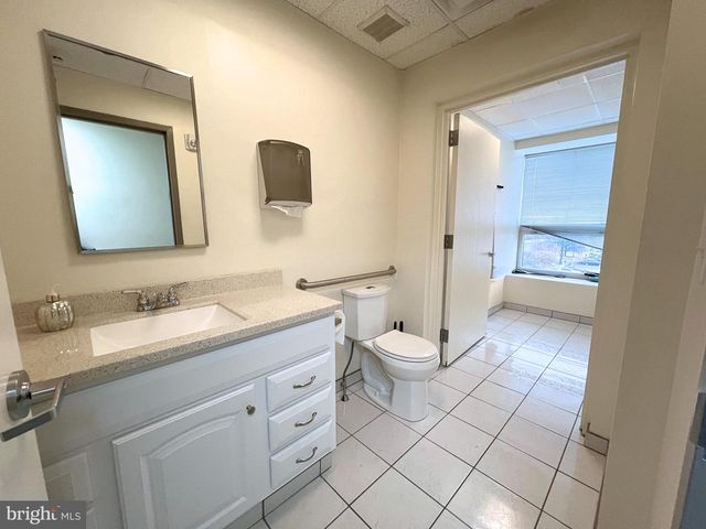 239-41 N BROAD ST, Philadelphia, PA 19107