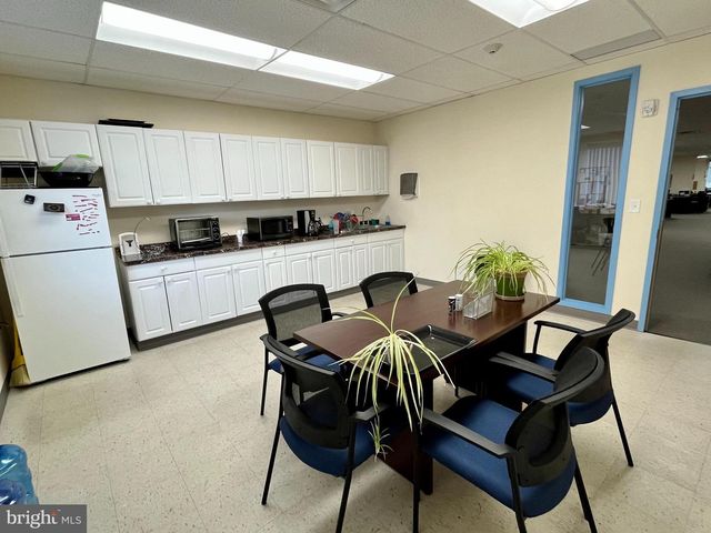 239-41 N BROAD ST, Philadelphia, PA 19107