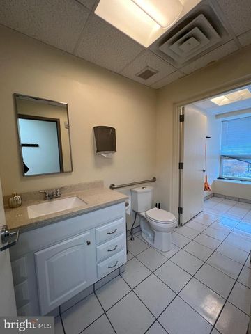 239-41 N BROAD ST, Philadelphia, PA 19107