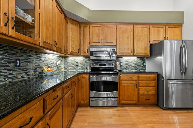 112021 Hidden Creek Place, Chaska, MN 55318