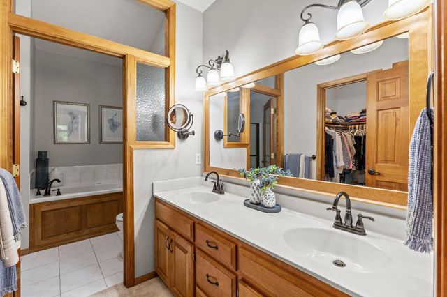 112021 Hidden Creek Place, Chaska, MN 55318