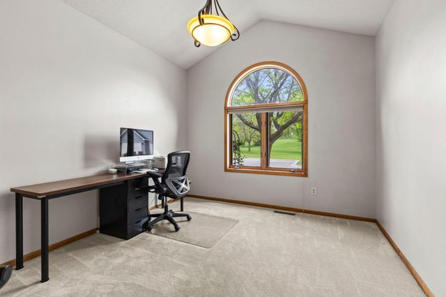 112021 Hidden Creek Place, Chaska, MN 55318