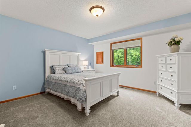 112021 Hidden Creek Place, Chaska, MN 55318