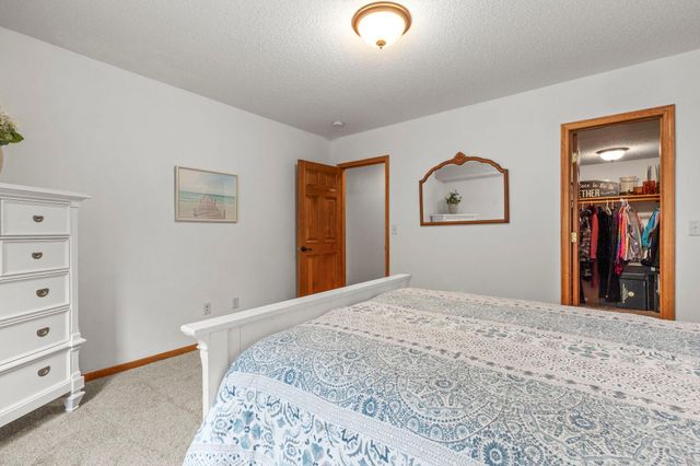 112021 Hidden Creek Place, Chaska, MN 55318