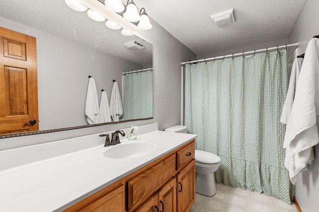 112021 Hidden Creek Place, Chaska, MN 55318