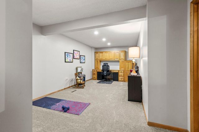 112021 Hidden Creek Place, Chaska, MN 55318