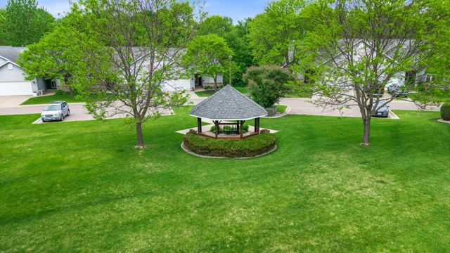 112021 Hidden Creek Place, Chaska, MN 55318