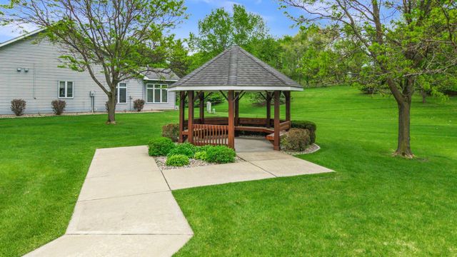 112021 Hidden Creek Place, Chaska, MN 55318