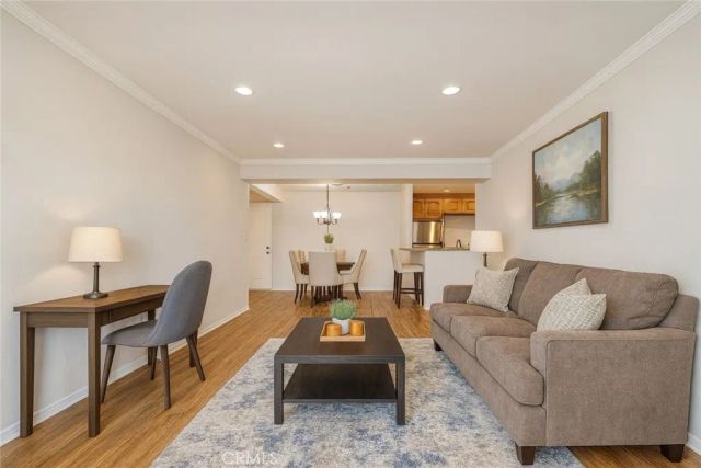 5257 Radford Avenue 212, Valley Village, CA 91607