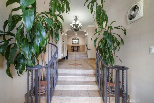 5257 Radford Avenue 212, Valley Village, CA 91607