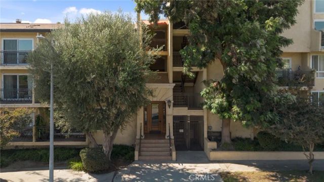 5257 Radford Avenue 212, Valley Village, CA 91607