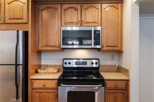 5257 Radford Avenue 212, Valley Village, CA 91607