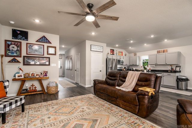 1 Sun Drenched Trail, Conway, AR 72032