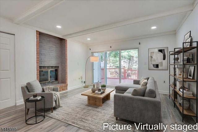 5 Pear Tree Ln, Franklin Twp., NJ 08823