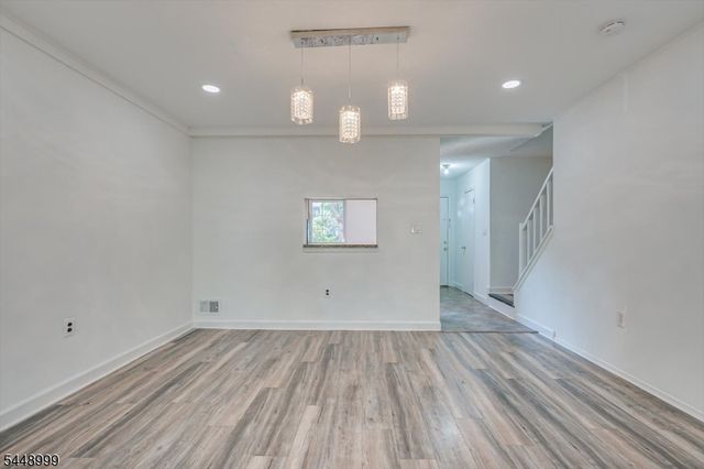 5 Pear Tree Ln, Franklin Twp., NJ 08823