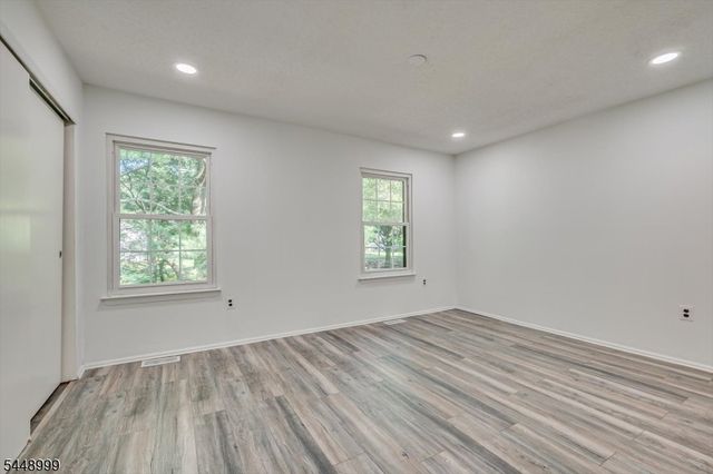 5 Pear Tree Ln, Franklin Twp., NJ 08823