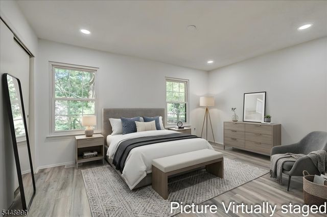 5 Pear Tree Ln, Franklin Twp., NJ 08823