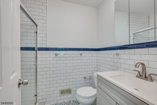 5 Pear Tree Ln, Franklin Twp., NJ 08823