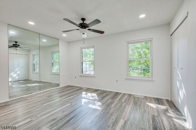 5 Pear Tree Ln, Franklin Twp., NJ 08823
