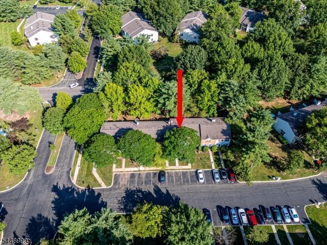 5 Pear Tree Ln, Franklin Twp., NJ 08823