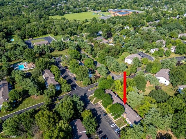 5 Pear Tree Ln, Franklin Twp., NJ 08823