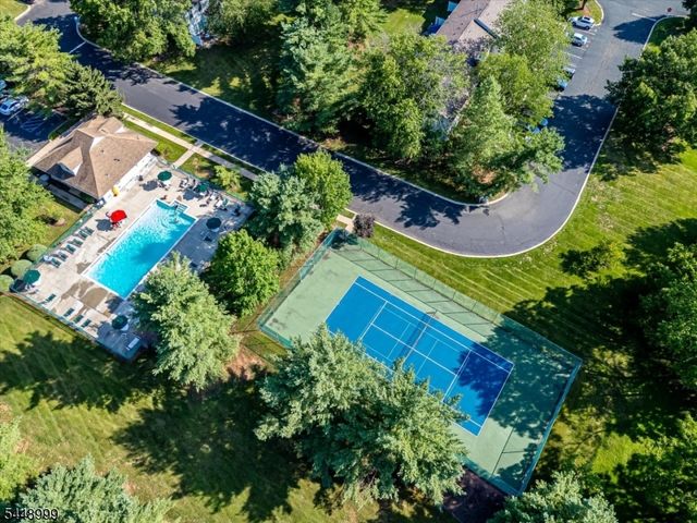 5 Pear Tree Ln, Franklin Twp., NJ 08823