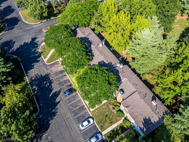 5 Pear Tree Ln, Franklin Twp., NJ 08823