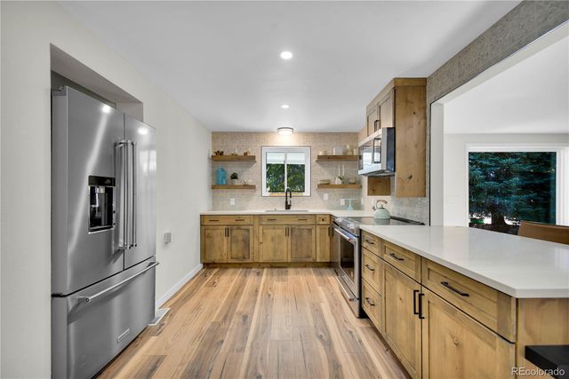 115 Hemlock Way, Broomfield, CO 80020