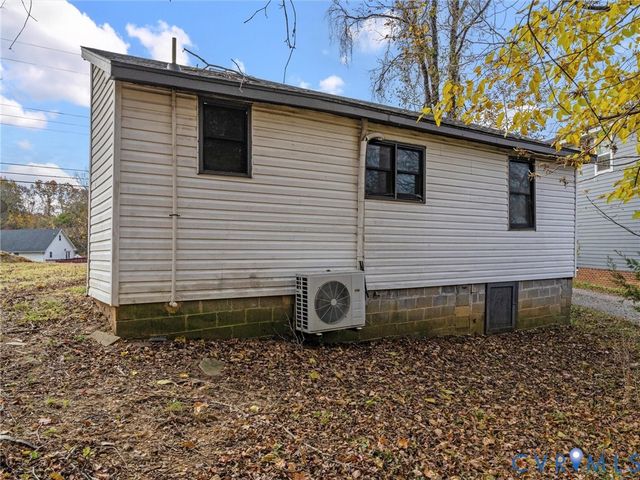 504 Longwood Ave, Farmville, VA 23901