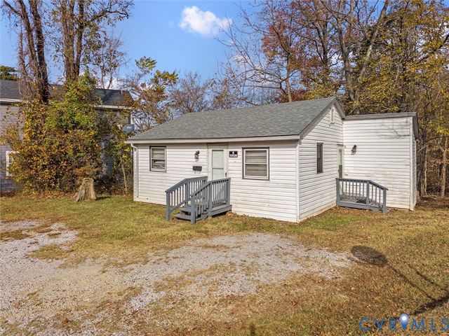 504 Longwood Ave, Farmville, VA 23901