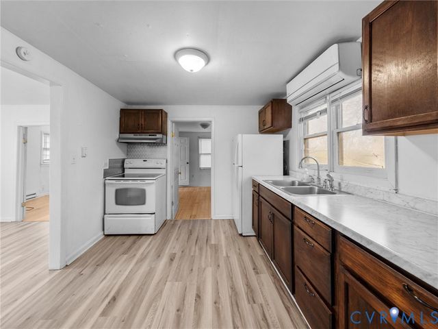 504 Longwood Ave, Farmville, VA 23901