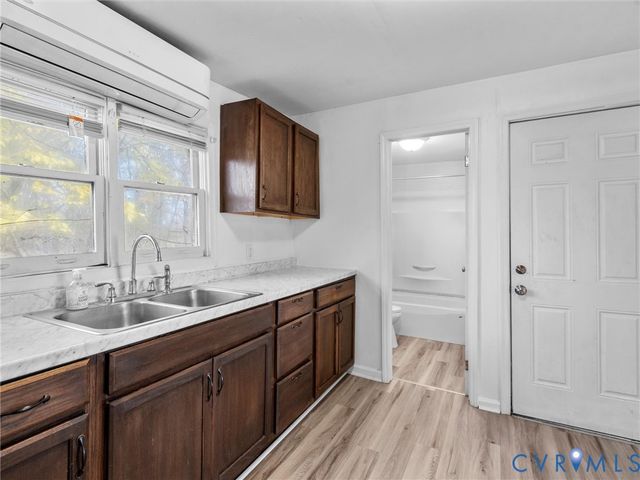 504 Longwood Ave, Farmville, VA 23901