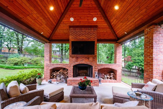 5 Lakewood Drive, North Little Rock, AR 72116